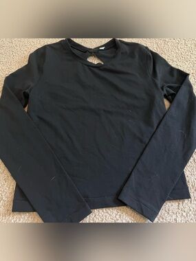 Lululemon Women's Black Long Sleeve Crewneck Athletic Top Cut Out Back Size 4